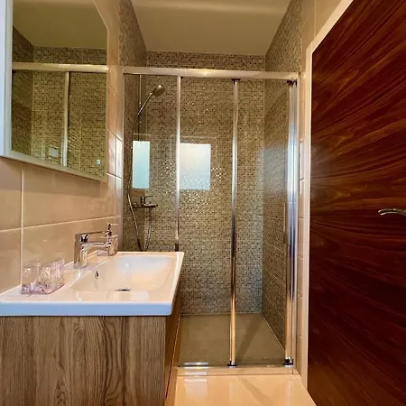 Zrina - 트로기르