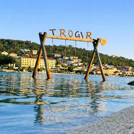 Appartement Zrina - *