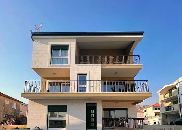 Appartement Zrina - *