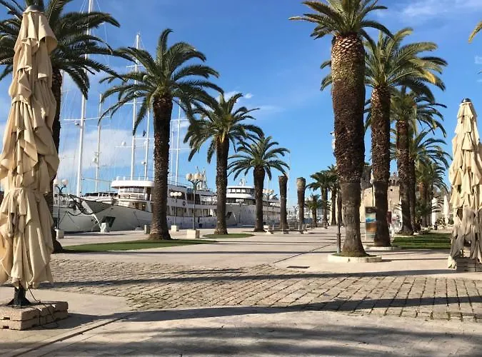 Zrina - Trogir