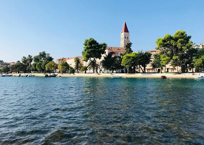 Appartement Zrina - *