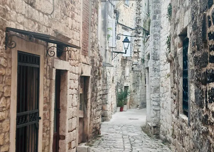 Zrina - Apartamento Trogir